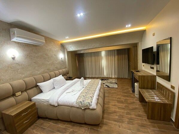 Egyptian cotton sheets, premium bedding, down comforters, pillowtop beds - Golden Season Hotel  (Cairo)