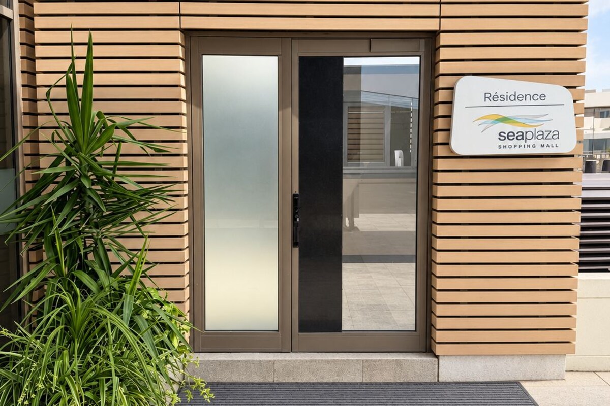 2 bedrooms, Tempur-Pedic beds, laptop workspace, blackout curtains