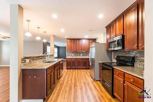 Spacious 5BR 3.5 Bth Home Near Buc-ee’s, WR AFB, Watson Blvd & I-75