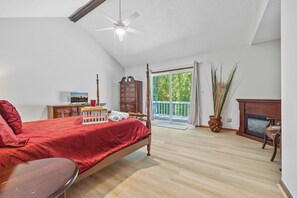 4 habitaciones, tabla de planchar con plancha, wifi y ropa de cama 