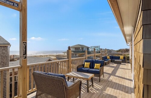 Gatsby's - Heated Plunge Pool & Hot Tub in OBP, Sleeps 26, Steps From The Beach