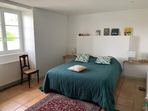 4 slaapkamers, een strijkplank/strijkijzer, wifi, beddengoed