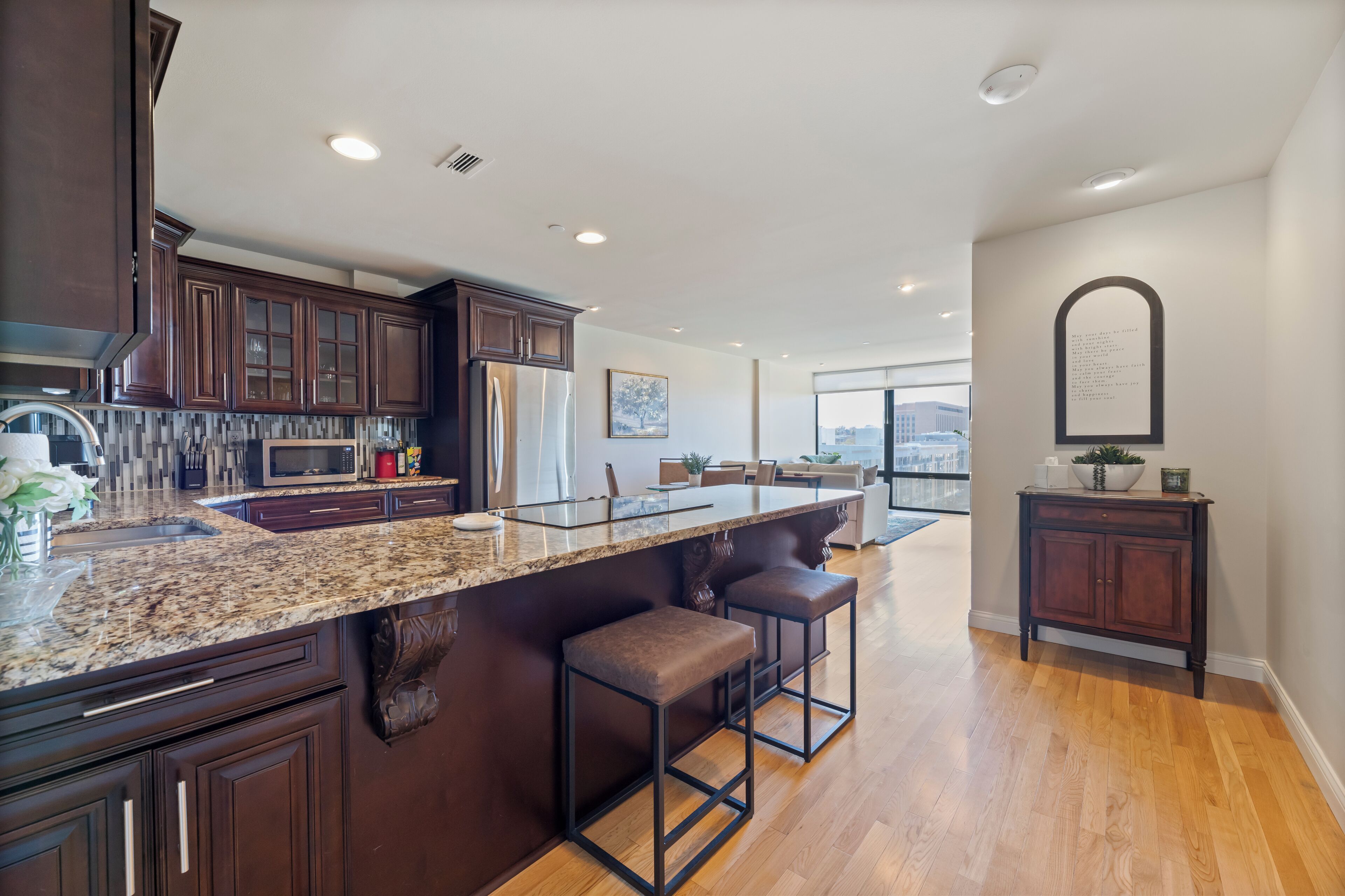 Micro-ondes, four, plaque de cuisson, lave-vaisselle