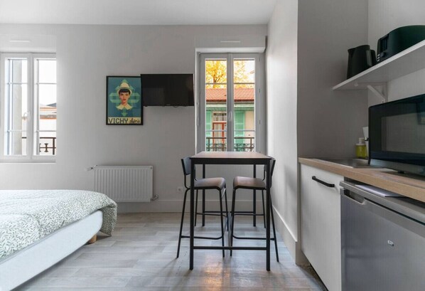 1 bedroom, iron/ironing board, WiFi, bed sheets