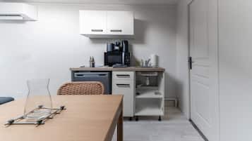 Fridge, microwave, coffee/tea maker, toaster