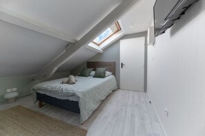 1 habitación, tabla de planchar con plancha, wifi y ropa de cama 