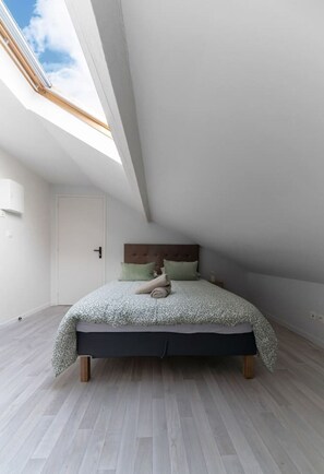 1 habitación, tabla de planchar con plancha, wifi y ropa de cama 