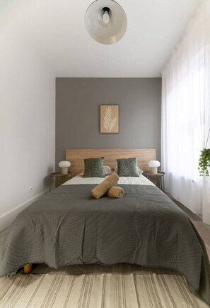 1 habitación, tabla de planchar con plancha, wifi y ropa de cama