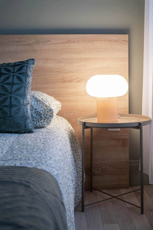 1 chambre, fer et planche à repasser, Wi-Fi, draps fournis