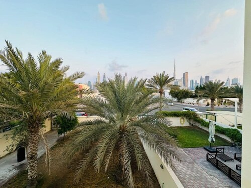 Beautiful Studio in villa  Dubai Burj Khalifah View