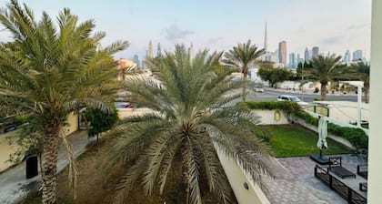 Beautiful Studio in villa Dubai Burj Khalifah View