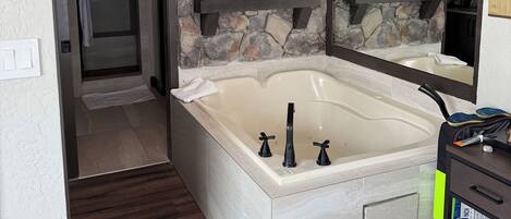 Dusj, boblebad, hårføner og bidé