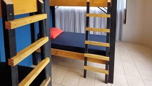 Basic Shared Dormitory, City View | WiFi (free) - Bah Uai Hostel (Garopaba)