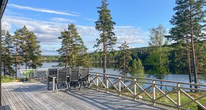 Amazing home in årjäng with lake view