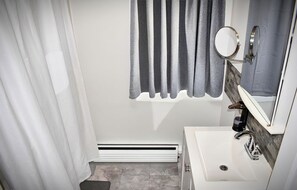 Articles de toilette écologiques, séchoir à cheveux, bidet