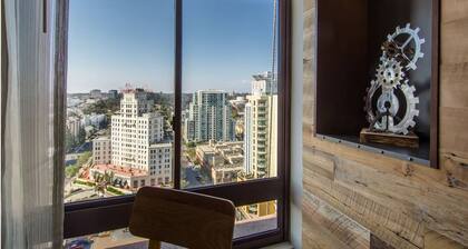 Spacious 1bdrm suite in Gaslamp Qtr, SanD; walk to conv ctr, museums