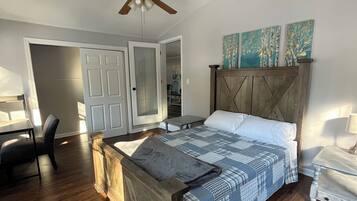 3 chambres, bureau, Wi-Fi gratuit, draps fournis