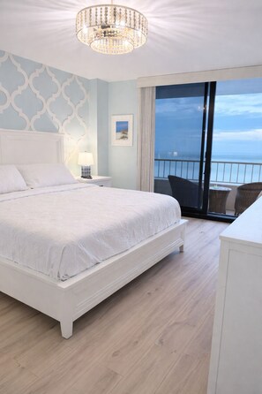 2 quartos, ferros/tábuas de passar roupa, berço de viagem