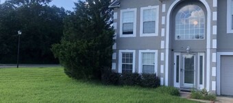 Cozy studio in wonderful Jacksonville with AC, Working desk , WiFi
