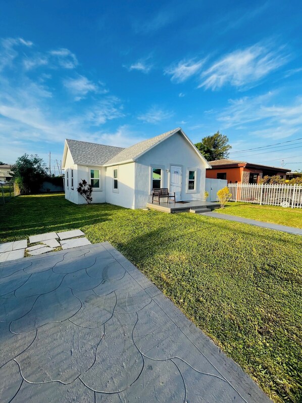 Exterior - Miami House (Miami)