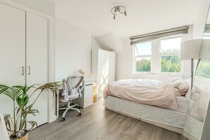3 chambres, bureau, fer et planche à repasser, Wi-Fi gratuit