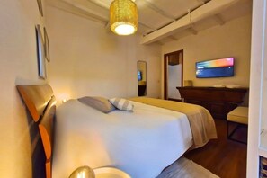 2 chambres, fer et planche à repasser, Wi-Fi, draps fournis