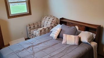 2 多间卧室、办公桌、熨斗/熨衣板、旅行婴儿床