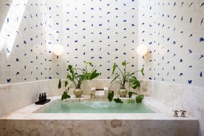 Comfort Room, Beach View | Bathroom