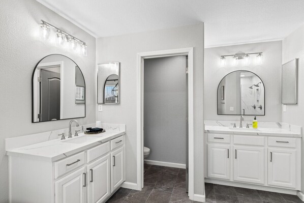 Unclassified image, 1 of 49, button