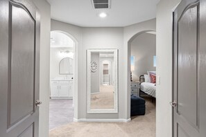 Unclassified image, 5 of 49, button