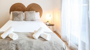 1 chambre, bureau, fer et planche à repasser, Wi-Fi