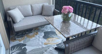 Mountain Comfort Condo Condo w/ Hot Tub, 2 Pools, Balcony & Mountain Views