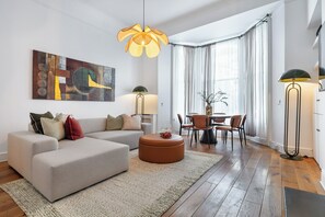 Smart TV - Designer Apartment in Chelsea (London)
