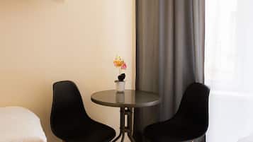 Triple Room | Iron/ironing board (on request), WiFi (free), bed sheets