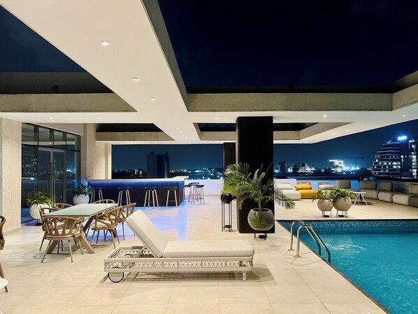 Pool - A Tranquil Studio in Airport Residential with Pool - The Essence (Accra)