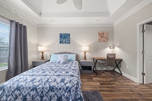4 bedrooms, iron/ironing board, WiFi, bed sheets