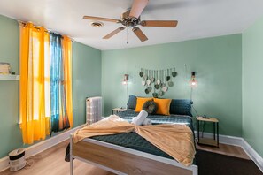 5 bedrooms, desk, iron/ironing board, free WiFi