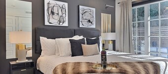 Upscale suite w/ pool & extra large balcony