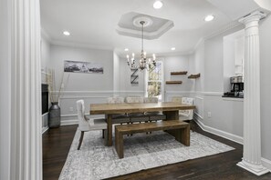 Dining - 3 DC Homes | Host Up to 30 Guests (Washington)