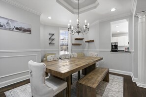 Dining - 3 DC Homes | Host Up to 30 Guests (Washington)