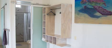 1 bedroom, desk, free WiFi, bed sheets