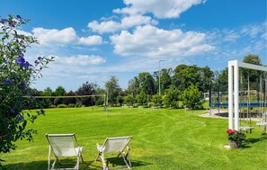 Sports court - Beautiful home in Sarbinowo with WiFi (Sarbinowo)