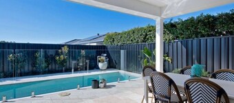  Large family friendly beach retreat 