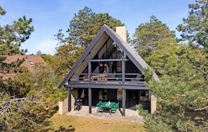 Outdoor dining - 2 bedroom awesome home in Humble (Humble)