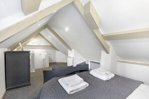 1 chambre, fer et planche à repasser, accès au Wi-Fi (inclus)