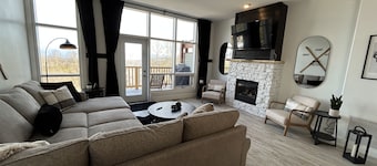Beautiful Ski In/Out 3.5 bedroom Mountain Oasis and Golfers Paradise
