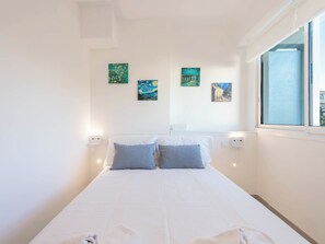 1 camera, ferro/asse da stiro, Wi-Fi, lenzuola