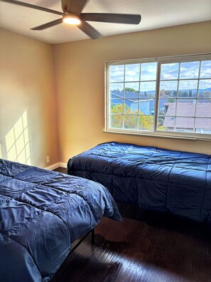 4 室のベッドルーム、WiFi