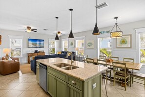 Interior - Nautical Tides: 3 Blocks to Beach! Pool Spa! Rooftop Deck by Anna Maria Life Vacation Rentals (Bradenton Beach)