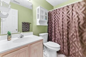 Shower, towels - River Oaks Awaits | Play, Stay, & Explore! | RO 28G (Myrtle Beach)